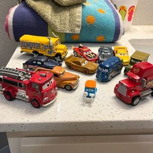 Rare Disney Pixar Cars 3 Thunder Hollow Chester Whipplefilter and bus